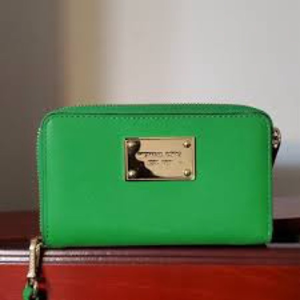 Michael Kors Jet Set Travel wristlet Kelly green saffiano leather